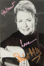 Autogramm englische Kino- und TV Schauspielerin Autorin Juliet Mills (142098)