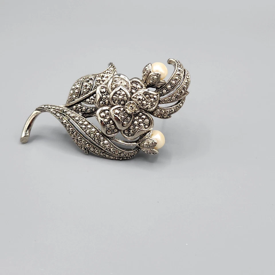 KJL for AVON Silver Tone Faux Baroque Pearl Marcasite Brooch - Image 2 of 4