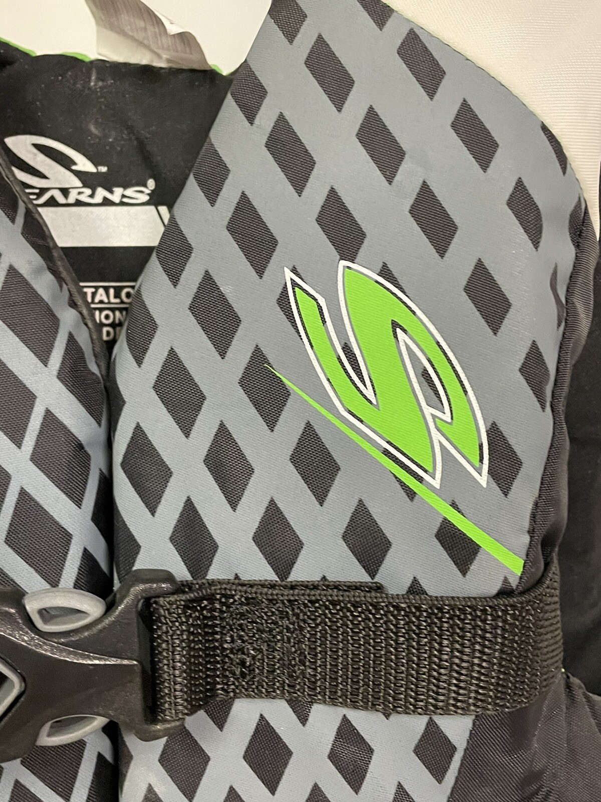 Stearns Youth Life Vest. 5090 lbs. Green Black Gray Model 2988 Child