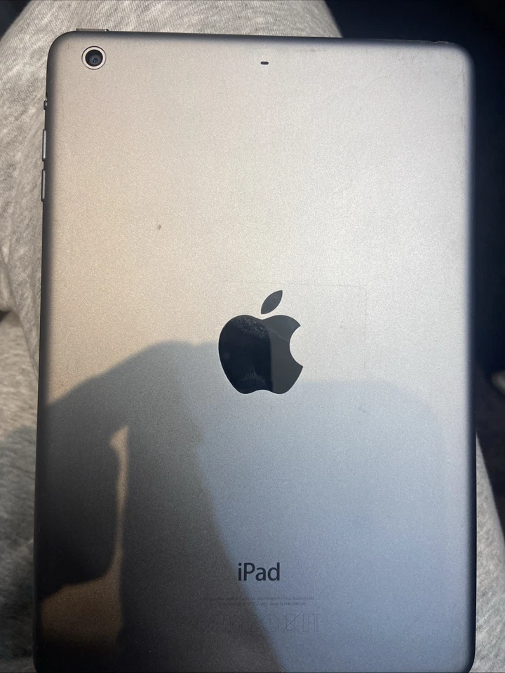 Apple iPad mini 2 32GB, Wi-Fi, 7.9in - Space Grey - Image 3 of 4