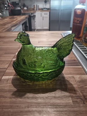 Vintage L E Smith Heavy Emerald Green Glass Hen On Nest