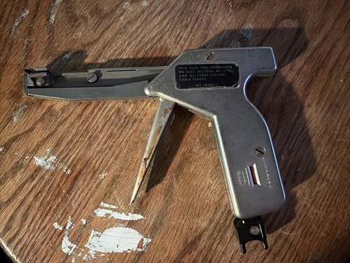 Panduit GS2B Hand Operated Cable Tie Tool In Working Condition Used