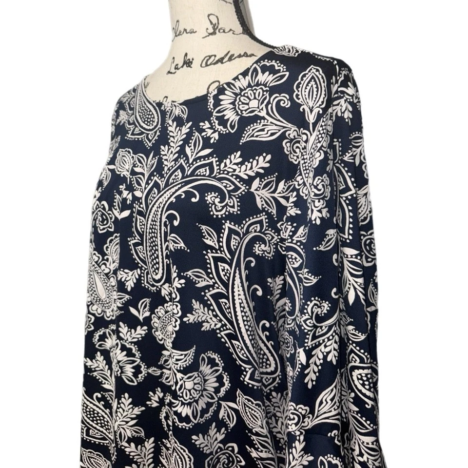 Ruby Rd. - Túnica Floral Paisley - Azul Marino y Blanco - Tejido Elástico - Boho - Talla 2X Foto 2 de 4