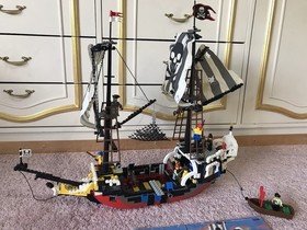 Vintage Lego 6289 Red Beared Runner (1996)