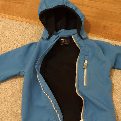 Reima Softshelljacke blau mit Kapuze und Reißverschluss für Kinder Größe 98