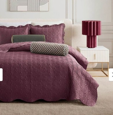 Ted Baker Deco Shell Quilt Set MSRP: $200 Queen - Berry Red