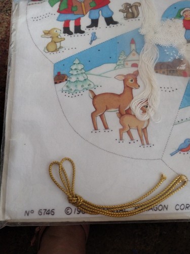 Christmas Wonder Wreath & Ornament Kit #6746 Paragon Needlecraft Snip N Stuff - Picture 11 of 12