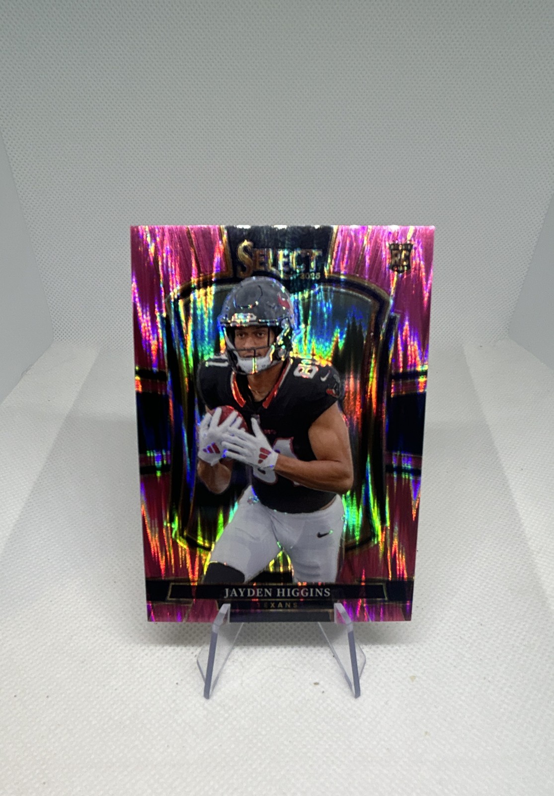 2025 Panini Select - Premier Level Jayden Higgins #136 Pink Shock Prizm (RC) D31