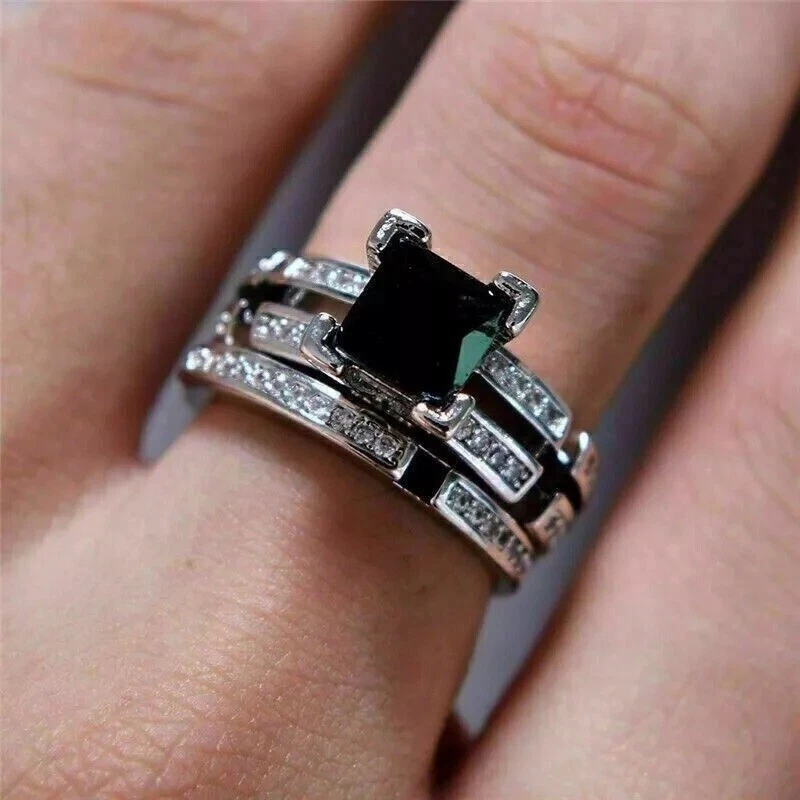 Conjunto de anillo nupcial de diamantes negros de corte princesa de 3 quilates enchapado en oro blanco de 14 quilates Foto 4 de 4