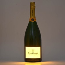 Veuve Clicquot Yellow Label Brut Champagne 1.5L  LUMINOUS EDITION 