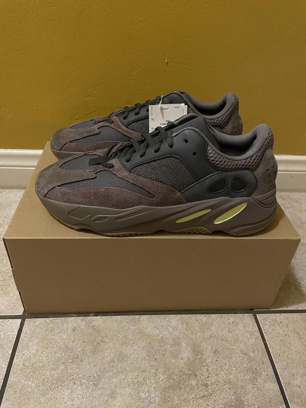 Adidas Yeezy Boost 700 malva