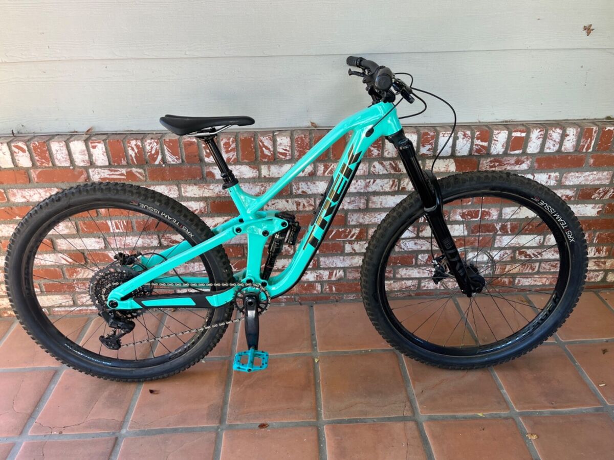 2022 Trek Slash 8 GX AXS, Size S, Barely Used, Miami blue | eBay 2022 Trek Slash 8 GX AXS, Size S, Barely Used, Miami blue | eBay
