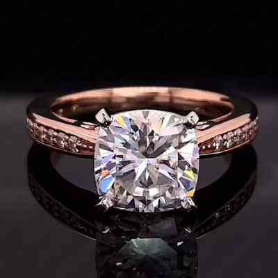 Antiker Verlobungsring Ehering 2,25 kt Kissenschliff Moissanit 9 kt bicolor Gold