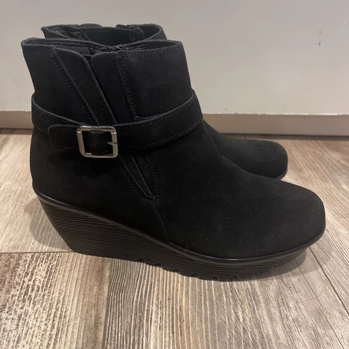 Skechers Suede Parallel Wedge Ankle Boots Day Date Black Buckle Size 8.5 