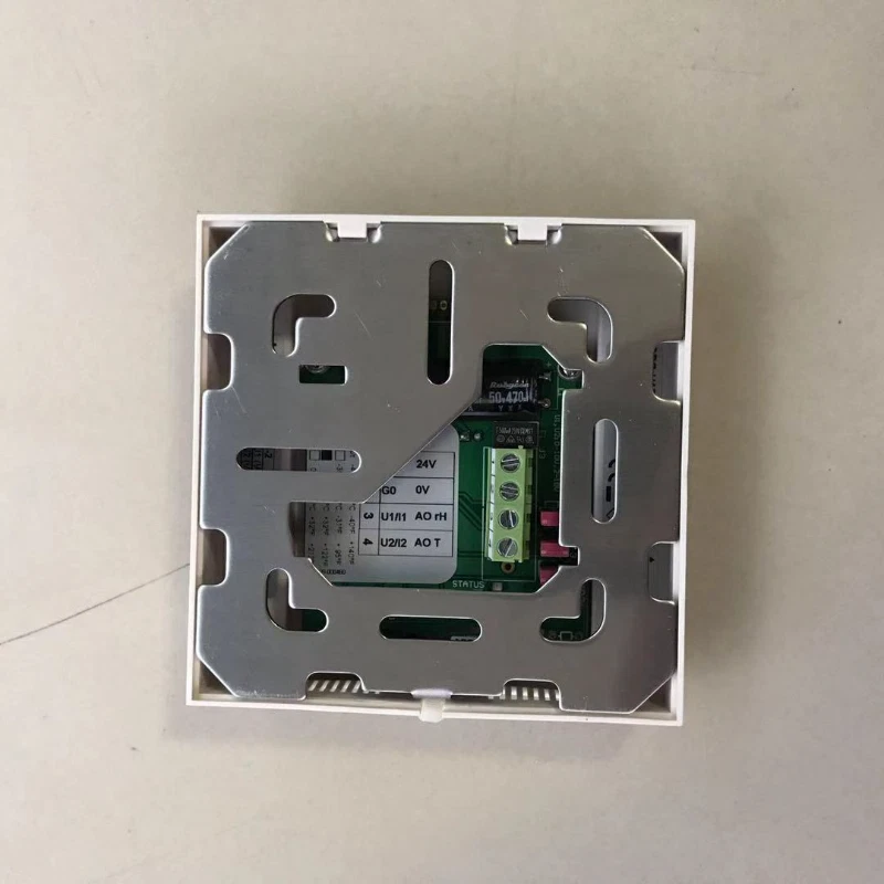 SRC-H1T1-A3 VECTOR 1PCS NEW Indoor Humidity And Temperature Transmitter  - Image 3 of 3