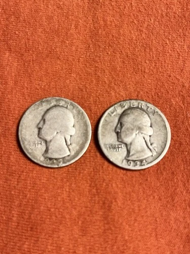 Lot of 2  Washington Silver Quarters in Very Good Condition - 1934, 1935