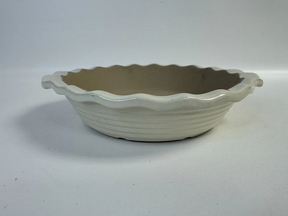 Pampered Chef  Family Heritage Stoneware DEEP DISH PIE PLATE Vanilla Glaze - Image 4 of 4