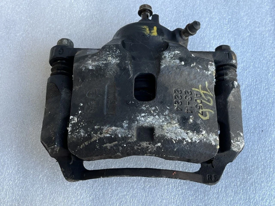 Honda Accord 1994 sedán lado del conductor izquierdo pinza de freno delantera Foto 2 de 4