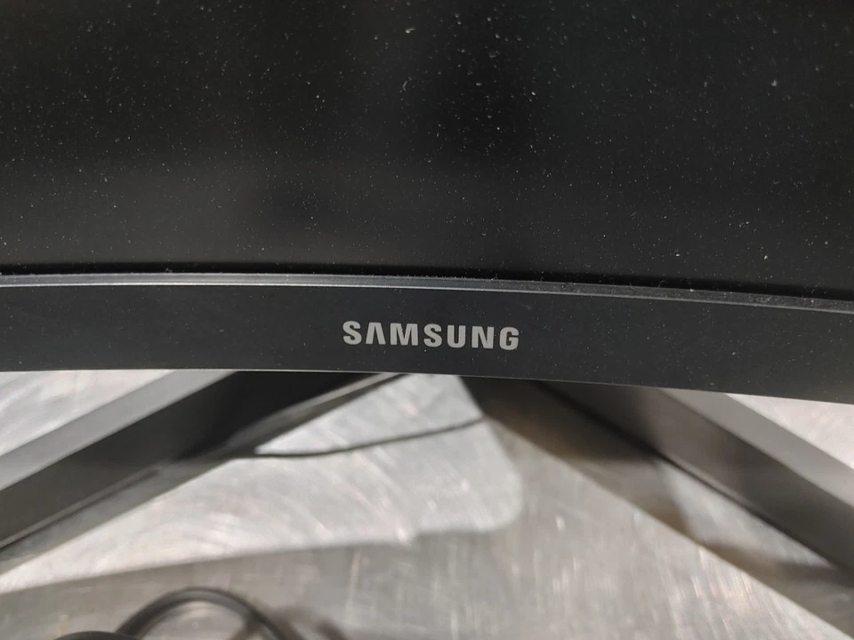 Good Condition Samsung 32inch LCD Curved Monitor Model S32AG550EN Black Untested - Image 2 of 4