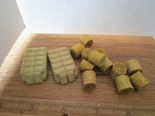 Lot of  Vintage HO 1/87 Scale Feed Sacks & Hay Bales For  Train Layout