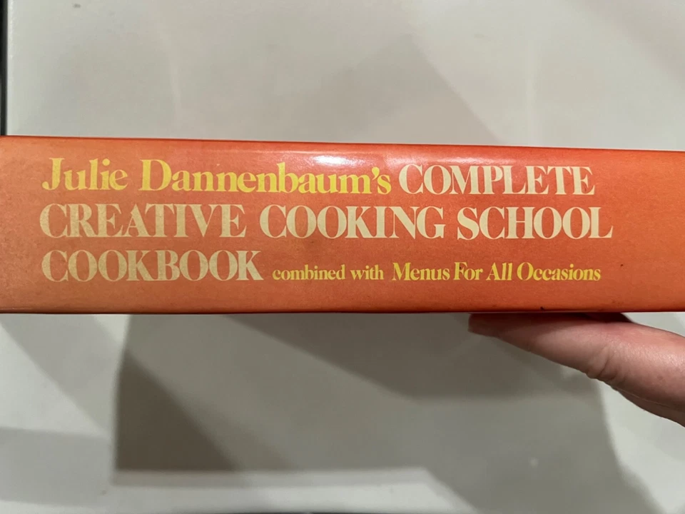 Julie Dannenbaum's Complete Creative Cooking School Cookbook, 2 Volumes in one Foto 3 de 4