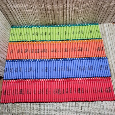 IHOP RESTAURANT KIDS SMALL CRAYONS -50 RED 50 BLUE 50 ORANGE AND 50 SPINACH