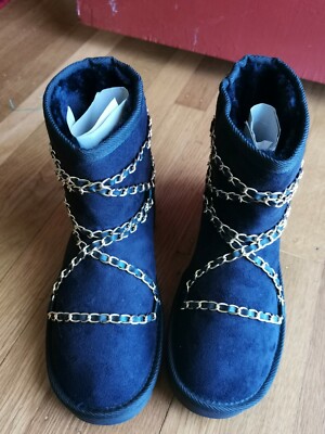 Shoedazzle  Fuzzies boots for women  brand new size 9 (from Shoedazzle) 