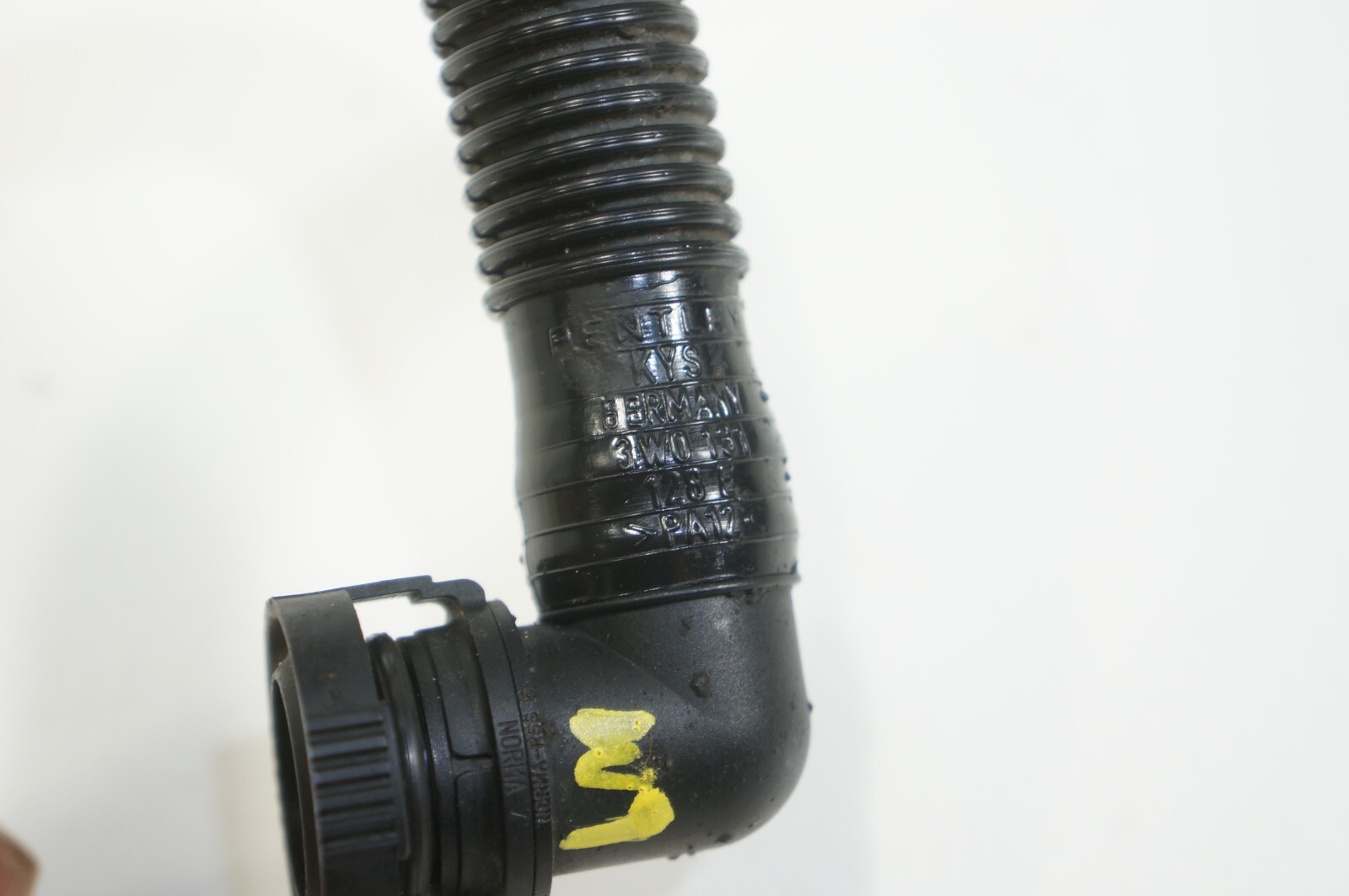 03-12 Bentley Continental Engine Motor Air Pump Hose Pipe Breather Vent Separato