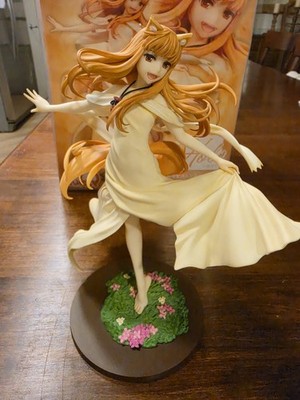 Spice and Wolf Holo Anime Figure Ques Q 1/7 Scale PVC Figure Used With Box