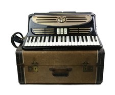 SILVIO SOPRANI 2056 Italian-Made Vintage Accordion in Case SN 7029 - Working!