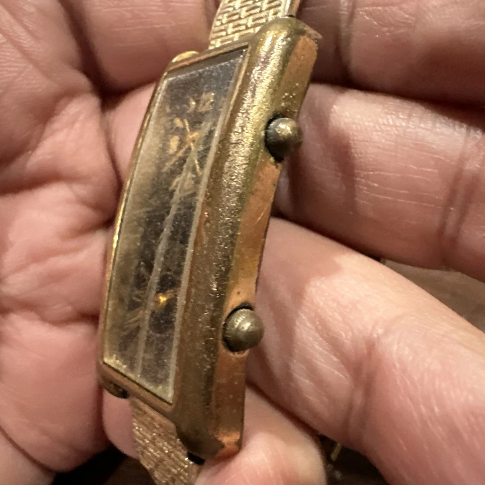 Vintage FOSSIL 21mm DUAL TIME TANK QUARTZ Both Working DR 2012 Rare- Dial Crack - Image 4 of 4