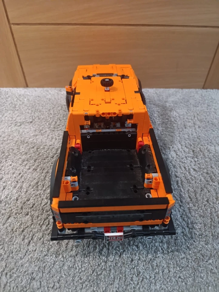 LEGO Technic 42126 Ford F-150 Raptor, photo 4 of 5