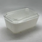 Vintage Pyrex 1.5 Pt Amish Butterprint Refrigerator Dish 502-0 w/ Lid, Worn