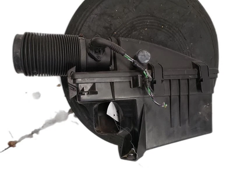 Air Cleaner Turbo 6 Cylinder US Market Fits 99-05 VOLVO 80 SERIES 1218313 - Image 2 of 4