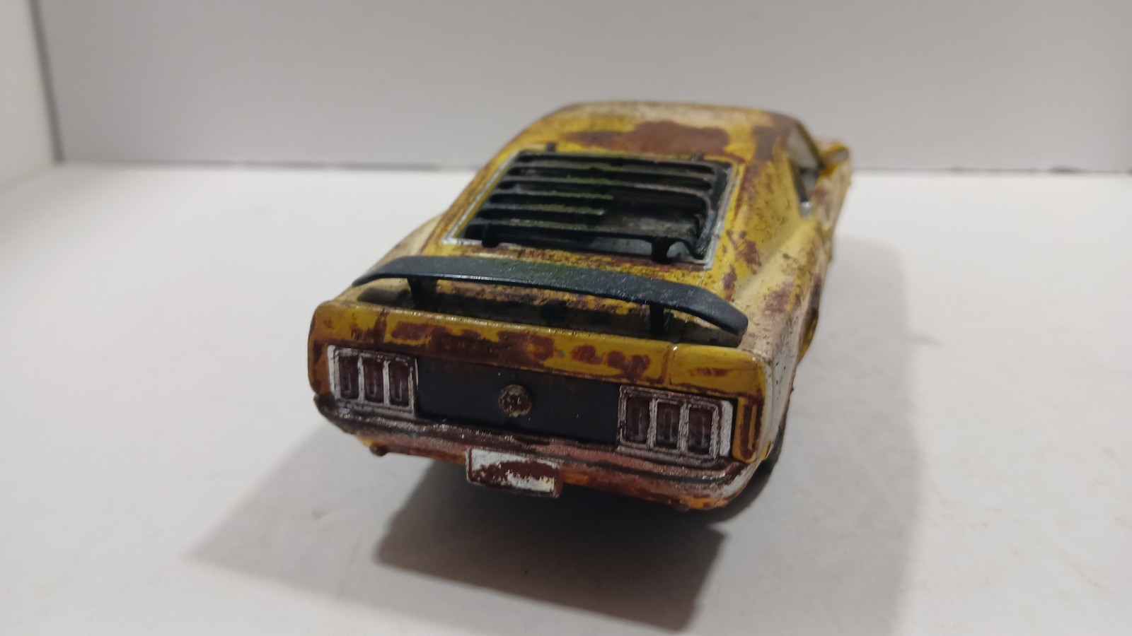 Custom Wellies Custom Welly 1970 FORD MUSTANG BOSS 302 Barn Find Weathered - 1:24 ...