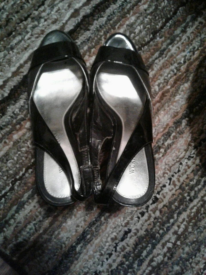 女士灰色吊带高跟鞋 9 码鞋跟 2.9 到 3.00 码 — 第 3/4 张图片