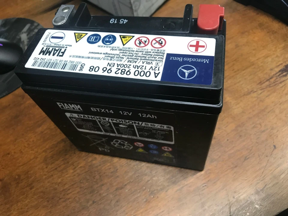 Genuine Mercedes Benz Auxiliary Aux Battery W222 + Others 0009829608 - Image 2 of 4