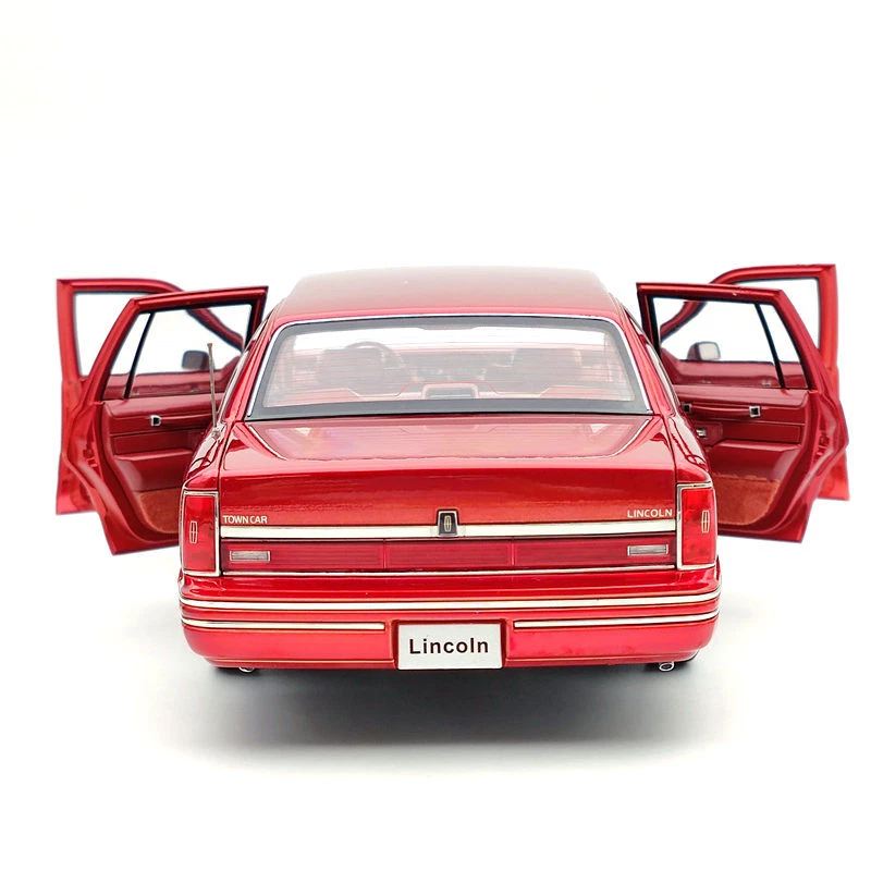 1/18 Lincoln Towncar V8 1993-1995 Super Diecast models Car (Leather seat) Red - Immagine 4 di 4