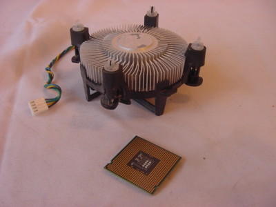 Intel Pentium Processor & Fan - E5200 Dual-Core SLB9T 2.50GHZ/2M/800/06