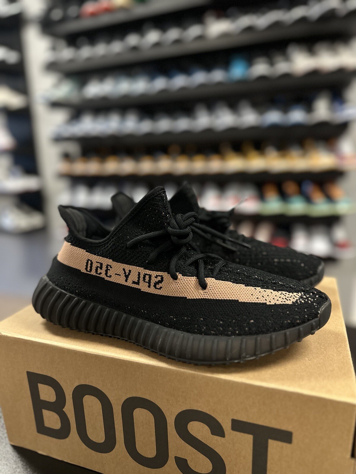 Size 9 - adidas Yeezy Boost 350 V2 Copper Original BY1605 100percent Authentic VNDS image 2