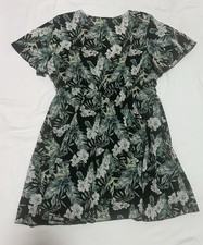 Floral Fit & Flare Short Dress Black Green White Crew Neck Short Sleeve L/XL