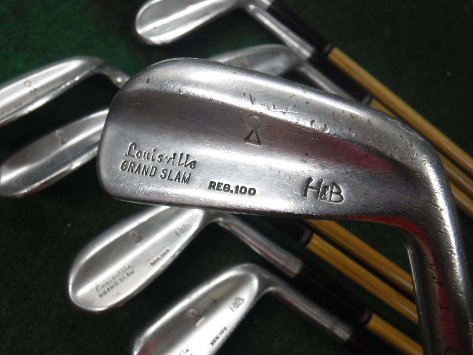 Excellent Louisville Grand Slam iron set 2-9 Pyratone shafts