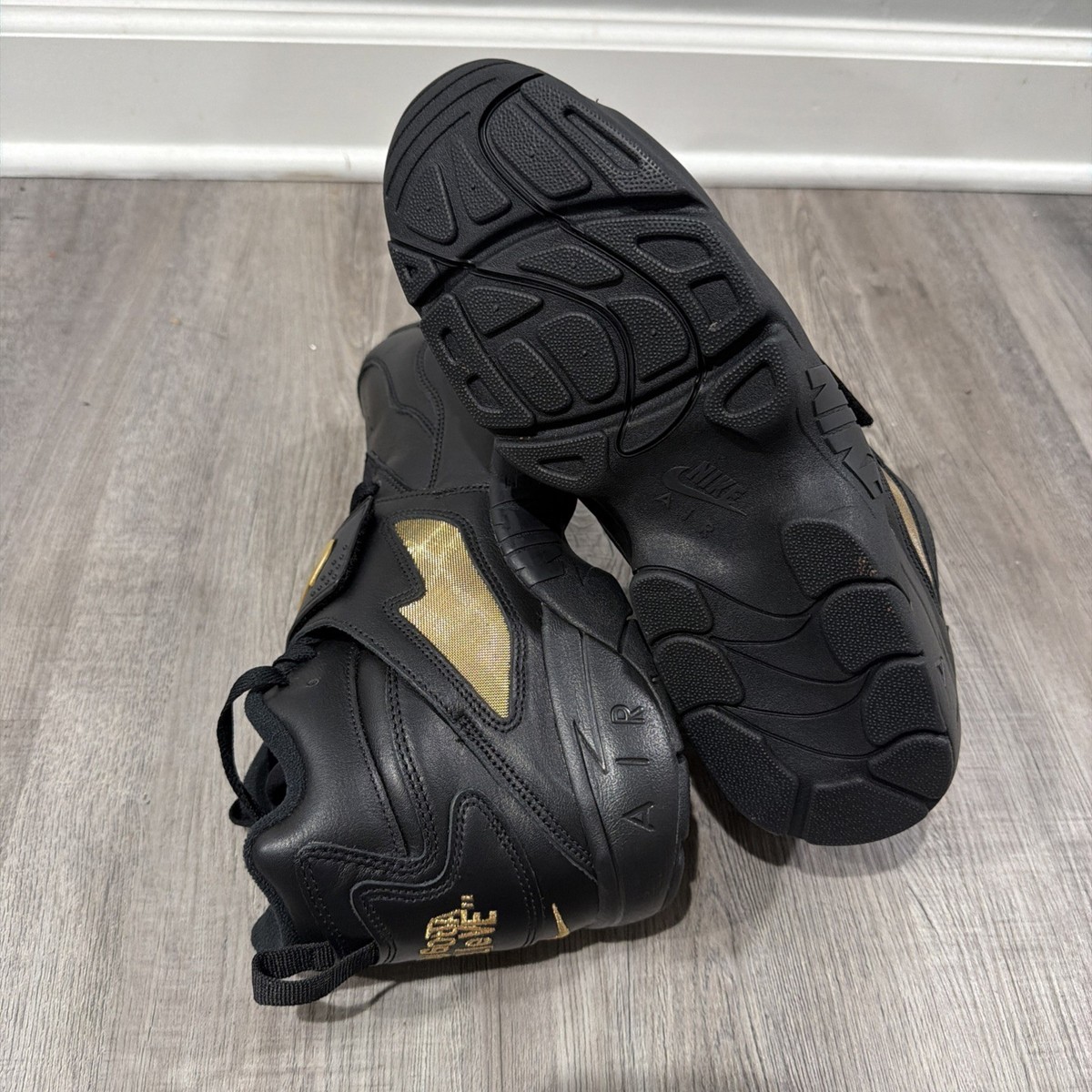 NIKE Air Diamond Turf PRM Signing Day Shoes Mens 10 Metallic‎ Gold HV5788-001 Nike Air Diamond Turf Signing Day - Feb 2025 - HV5788-001  main image 4