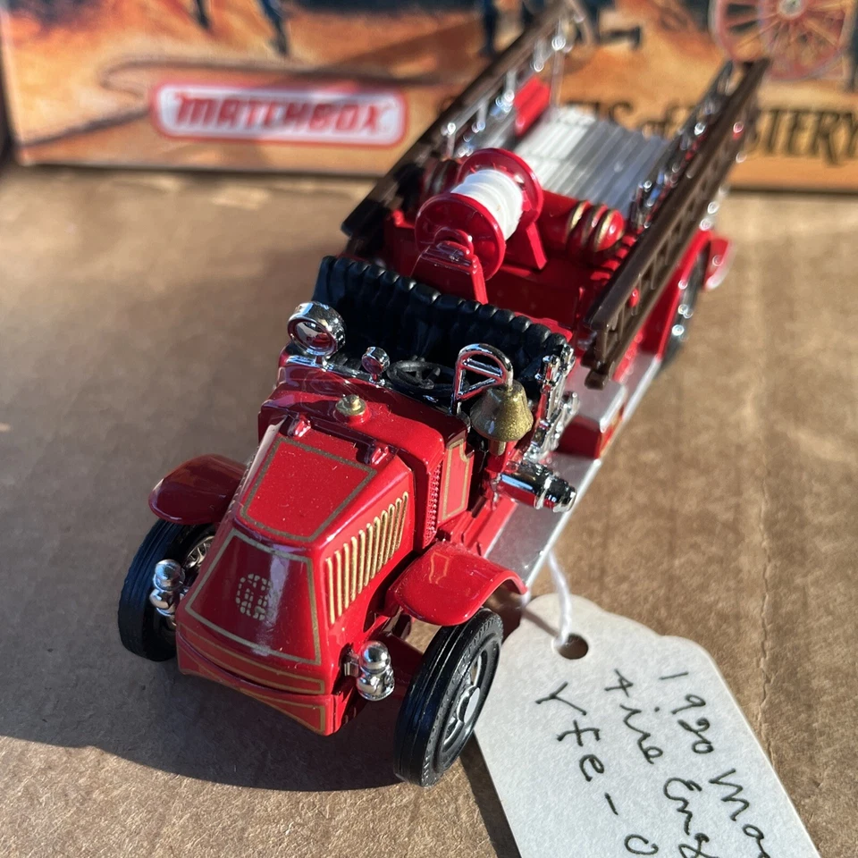 Matchbox YFE01 Die-Cast Models of Yesteryear 1920 Mack AC Fire Engine Truck New - Image 3 of 4
