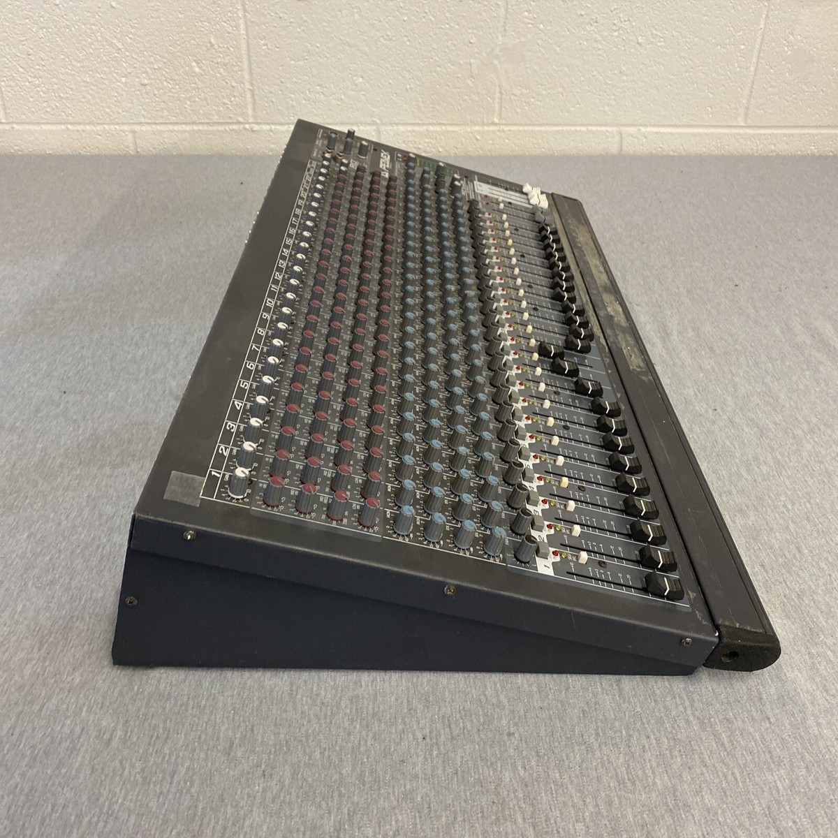 Peavey RQ2326 26 Channel Mixer | eBay