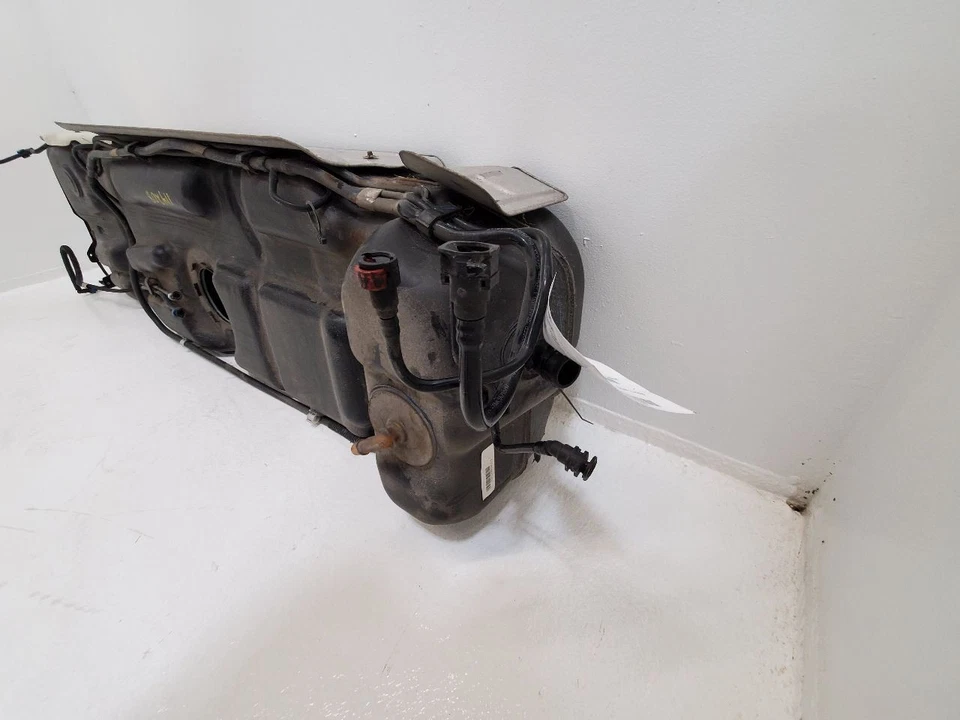 2017 - 2020 CADILLAC ESCALADE Fuel Tank Fits  ESV  - Image 4 of 4