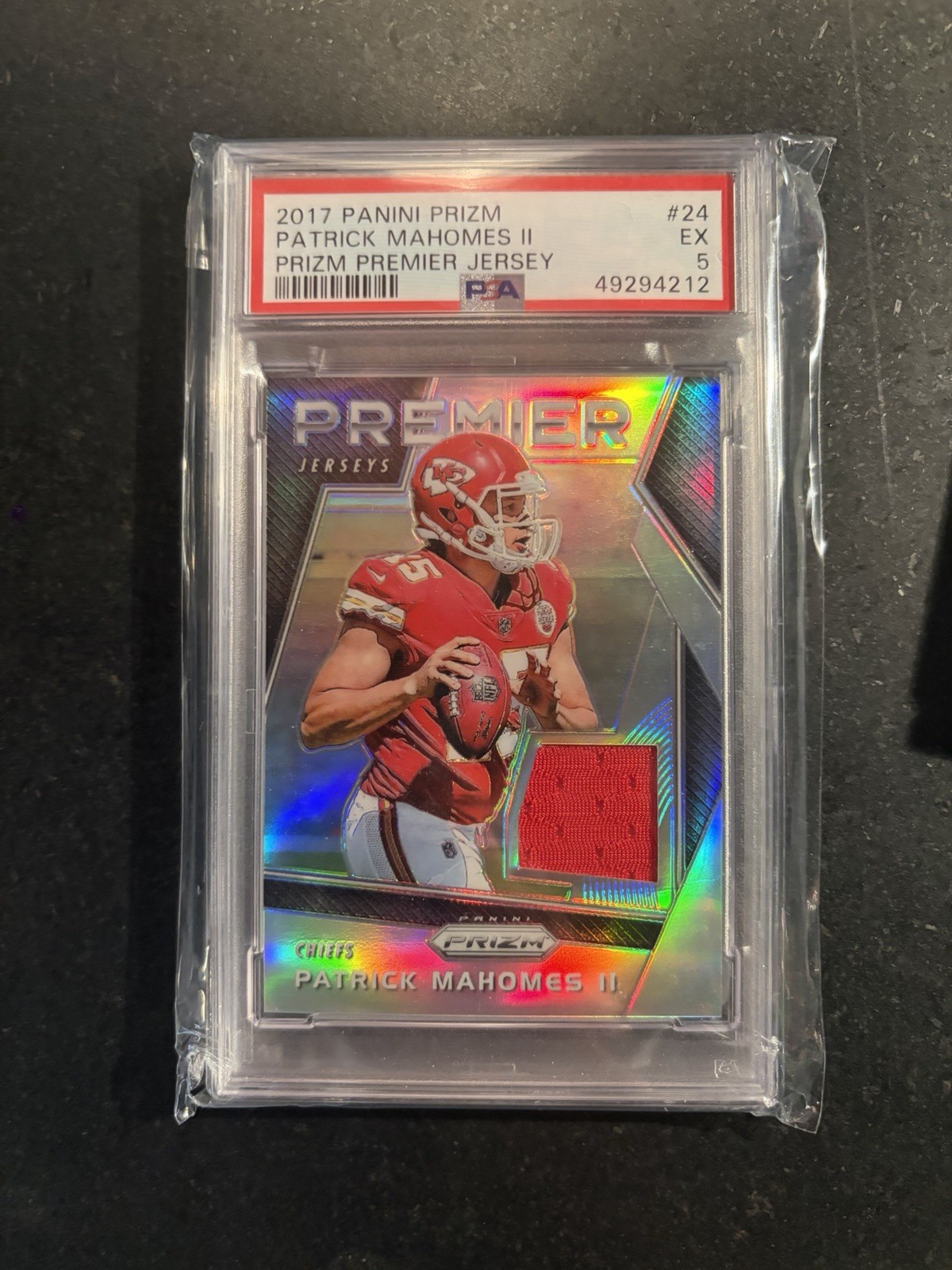 2017 Panini Prizm - Prizm Premier Jerseys Patrick Mahomes II #24 (MEM, RC) PSA 5
