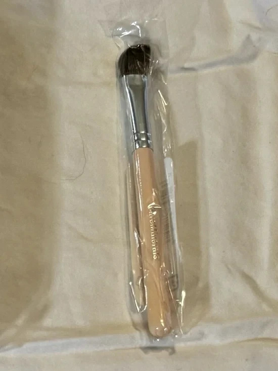 bareMinerals Angled Eye Shadow brush