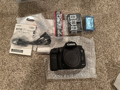 Canon EOS 7D Mark II 20.2MP Digital SLR Camera Black Body Only BRAND NEW