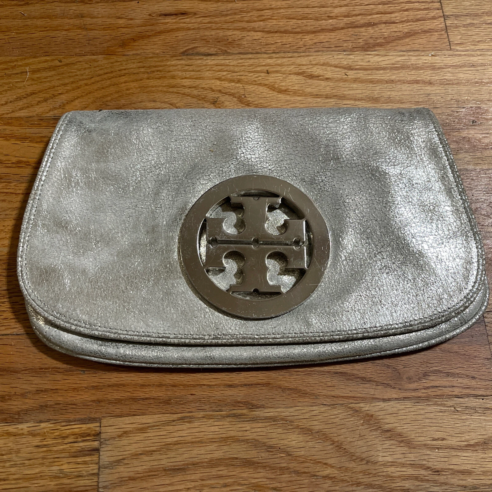 Borsa a tracolla iconica Tory Burch argento in pelle morbida